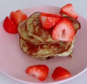 Healthy Banana Pancakes - Cooking with Remi