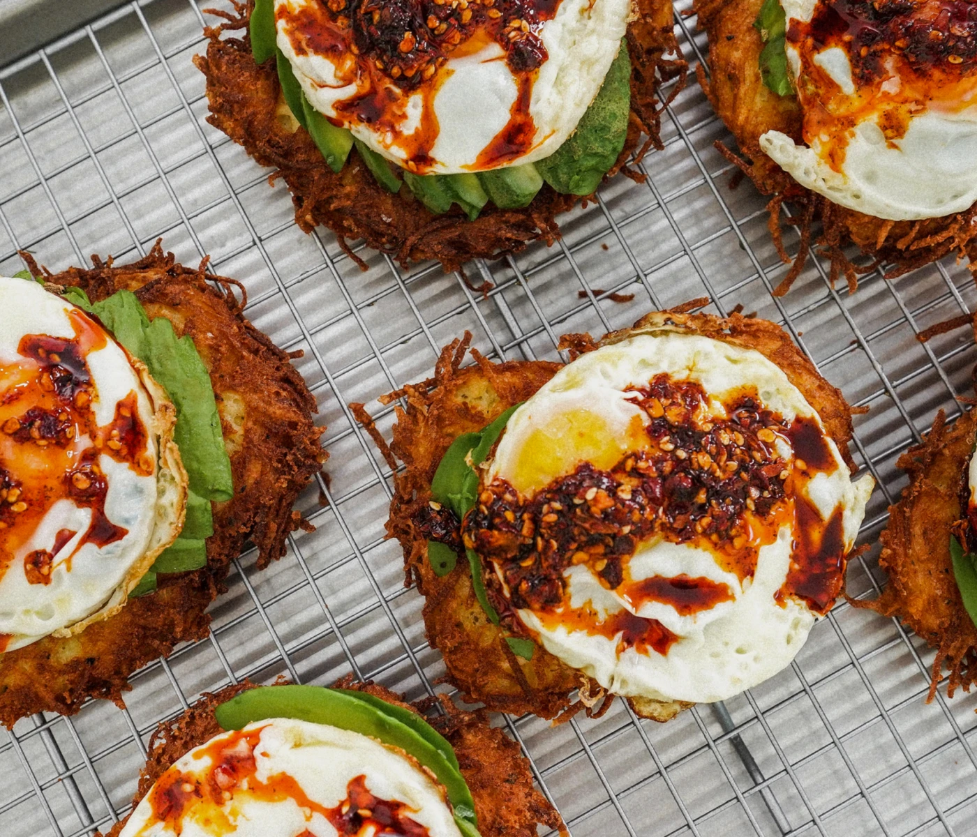 https://cookingwithremi.com/img/containers/assets/recipes/main/crispy_cheddar_hash_brown_avocado_toast.png/392bd705cd642efa7ffbfb0ffe4cb24d.webp